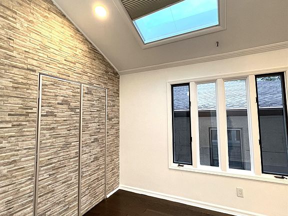 5th image of 2453 Kennedy Blvd #2