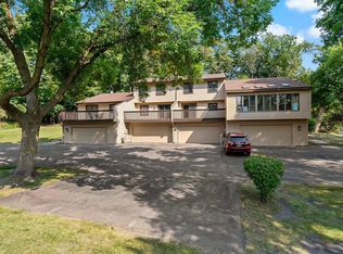 421 W Eagle Lake Dr, Maple Grove, MN 55369