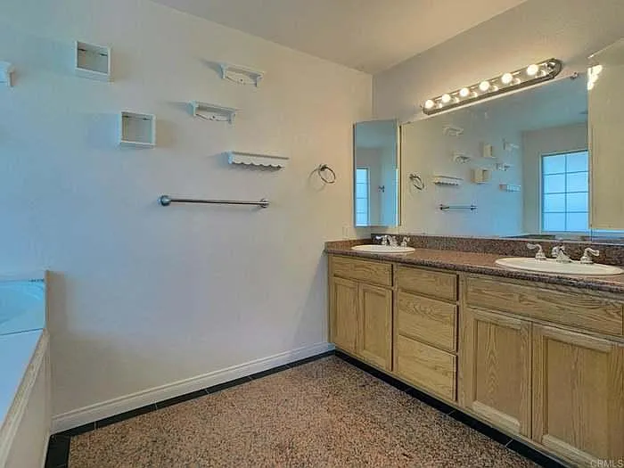 10143 Carreta Dr — Photo 26
