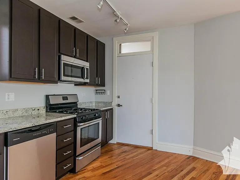2229-2231 W Wilson Ave #2231-2 — Photo 3