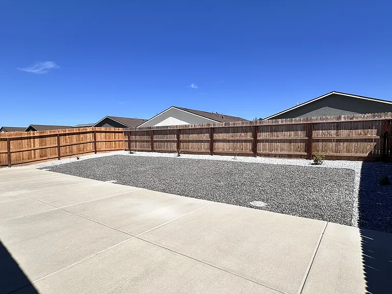 651 Skyler Ln — Photo 20