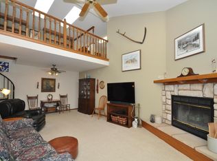 530 N Silverbrook Dr UNIT 315, West Bend, WI 53090