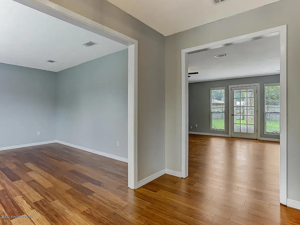 4 bed, 1852 sqft, $3,000 — Photo 2