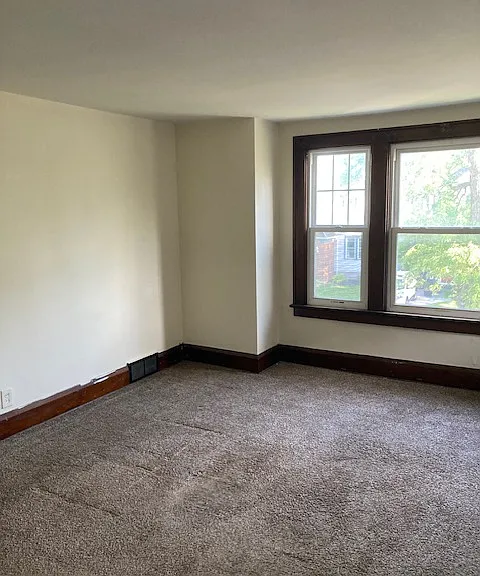 196 Stillwell Ave — Photo 6