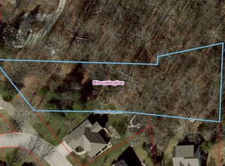 E Tamarron Dr, Bloomington, IN 47408