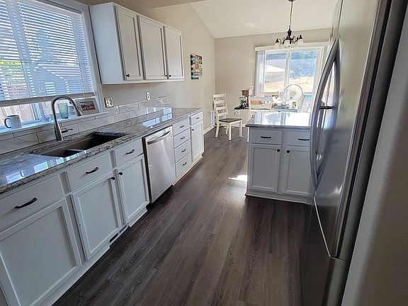 3rd image of 10713 Umtanum St SE