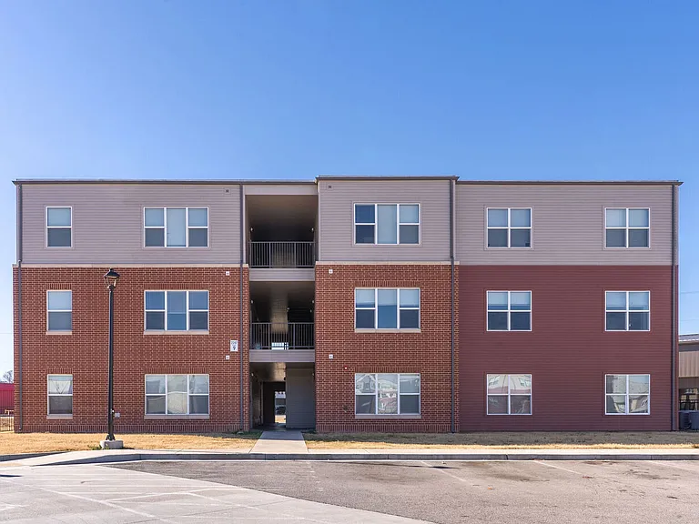 River West Apartments — Photo 28