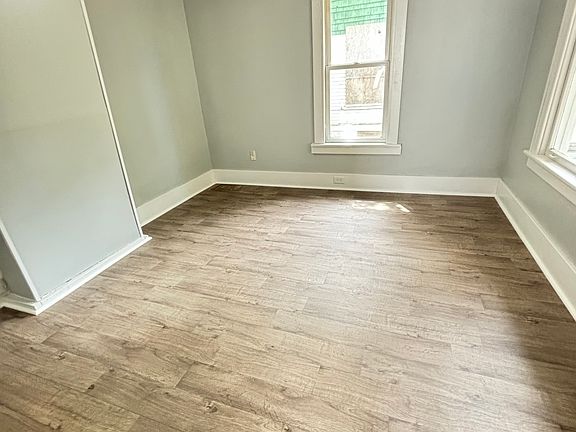 3rd image of 539 Harding Pl
