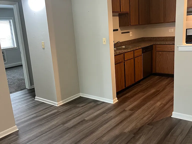 15 E Maple St #AD — Photo 5