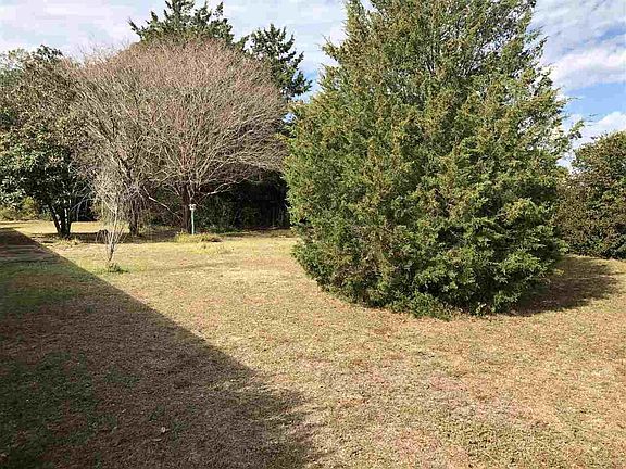 3rd image of 416 E Schubert Dr