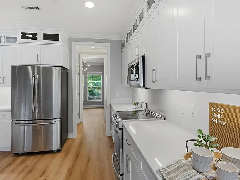 623 Streamside Ln — Photo 19