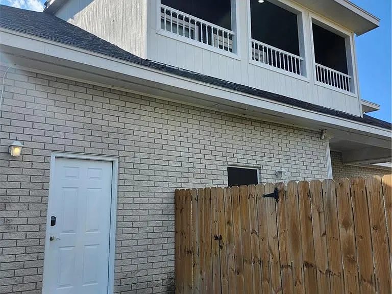 2914 Chateau St — Photo 27