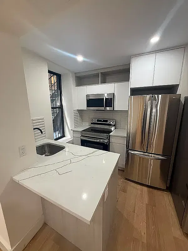 78 Thayer St — Photo 3