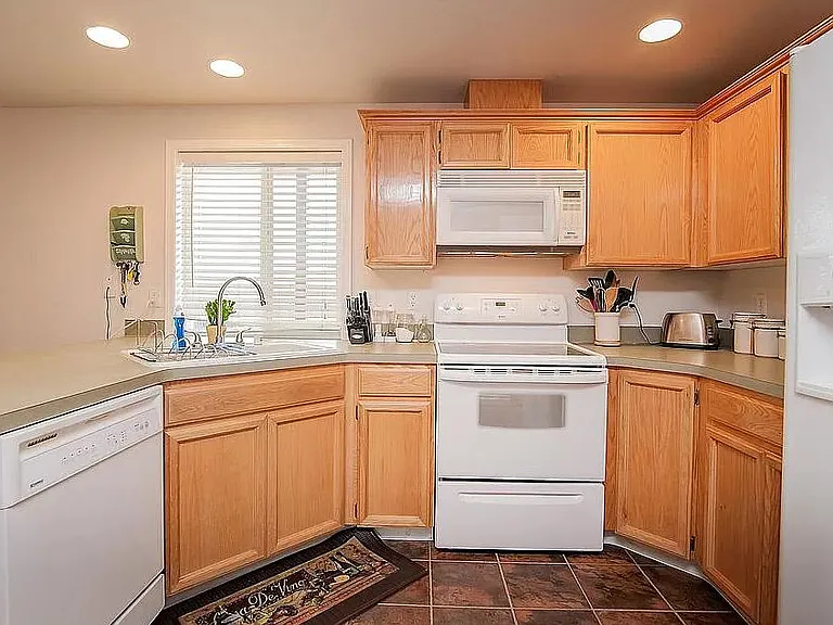 7715 Galiano Dr — Photo 10