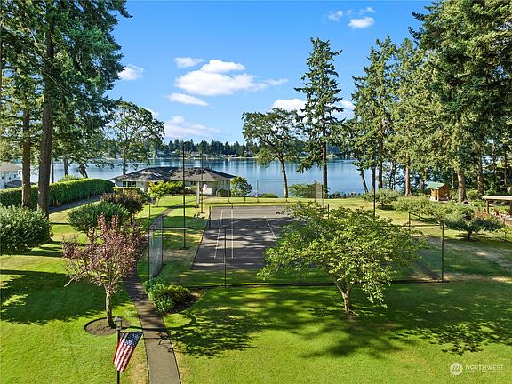 4th image of 3 Lakeside Country Club SW