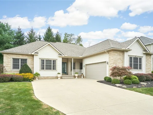 2622 Twin Creeks Dr, Akron, OH 44321