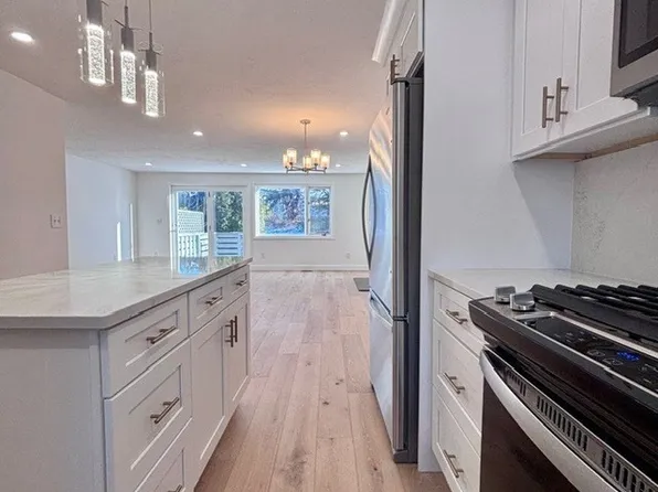 48 Alcott Cir #48, Taunton, MA 02780