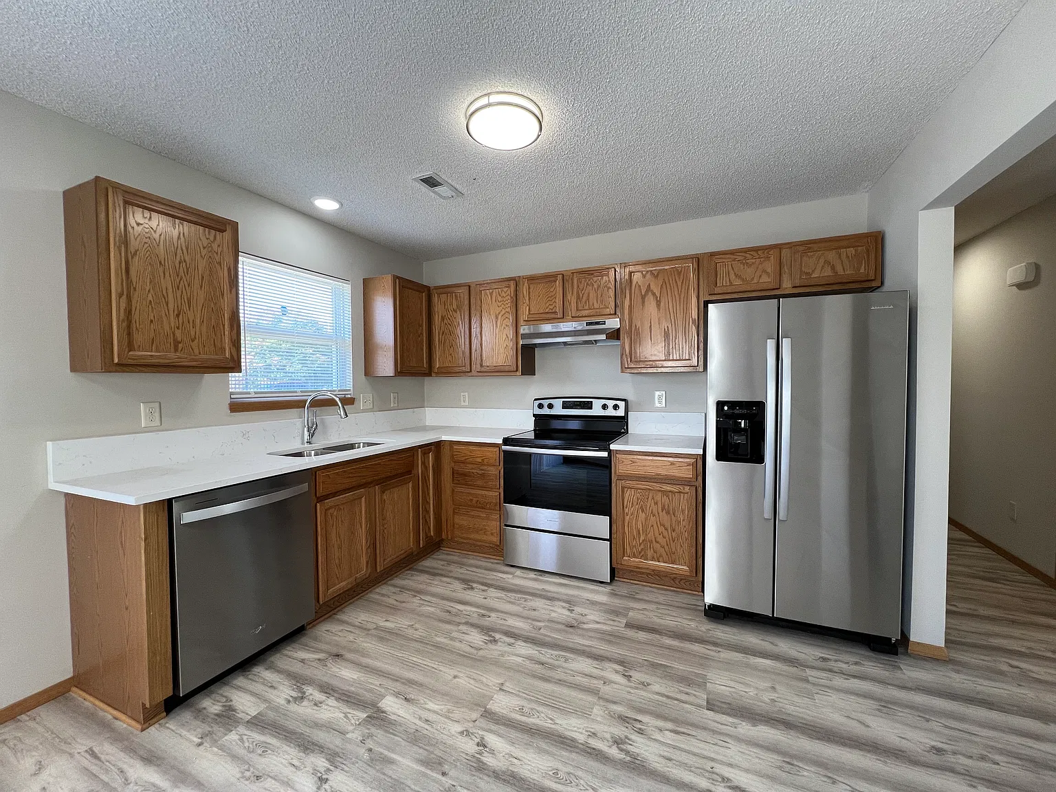 3 bed, 1200 sqft, $1,395 — Photo 1