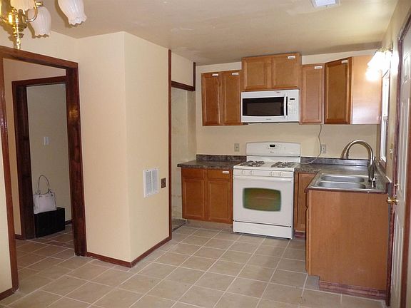 4th image of 3614 E 35th Ave