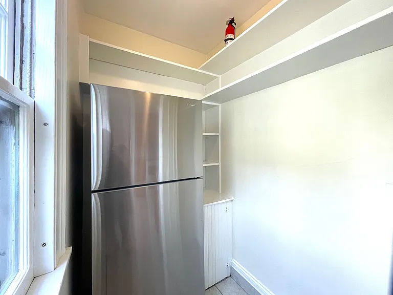 51 Gillette St #1 — Photo 6