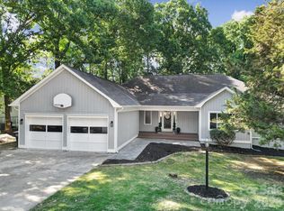 26037 Windjammer Dr, Tega Cay, SC 29708