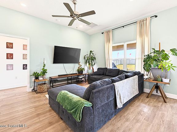 2nd image of 425 Kylar Dr