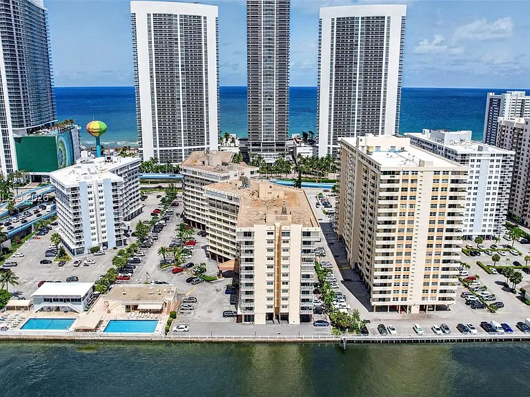 1817 S Ocean Dr #Penthouse 19 — Photo 31