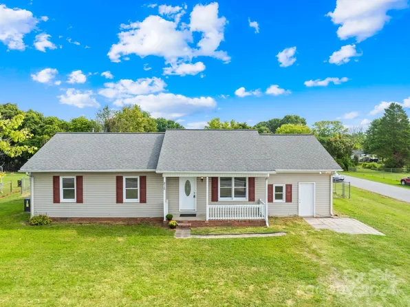 215 Bethesda Rd, Statesville, NC 28677