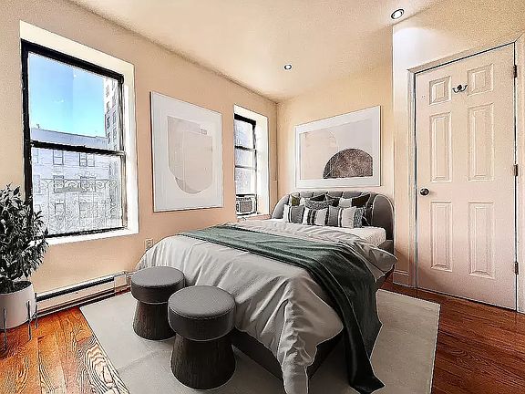 2nd image of 953 Columbus Ave #4R