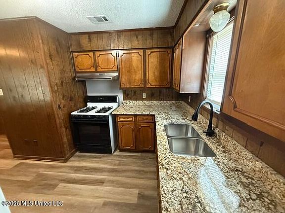 5th image of 473 Merigold Dr