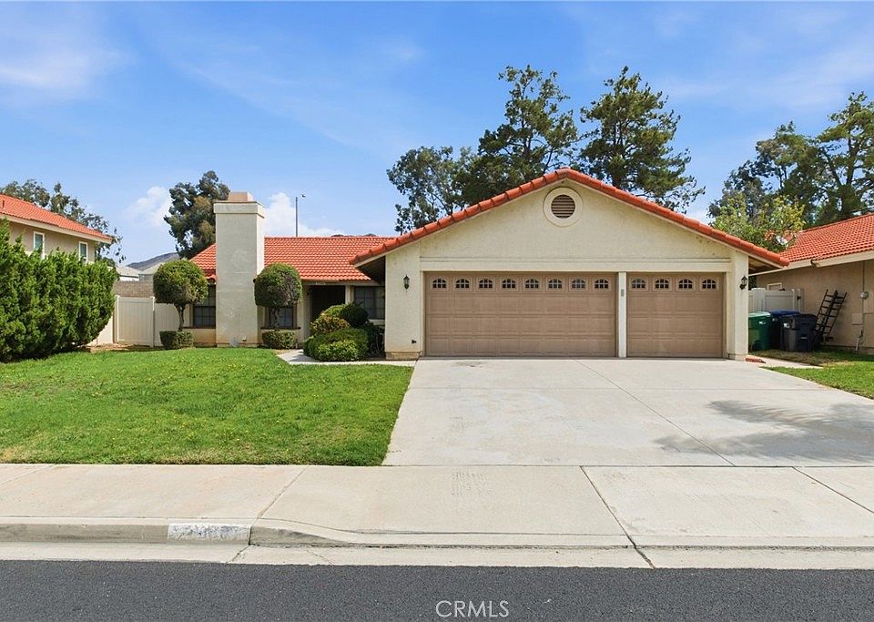 1st image of 23886 Pine Field Dr