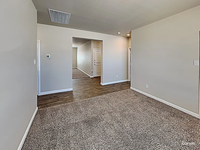 2606 Lavender Ln — Photo 5