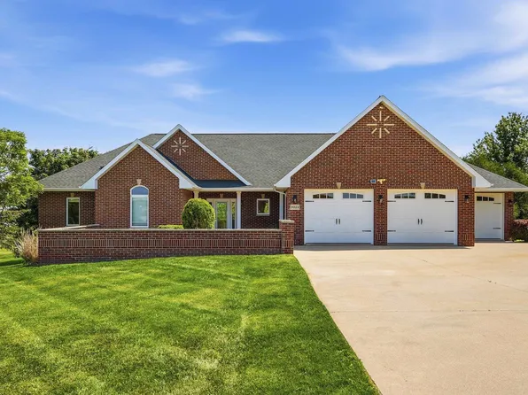9034 Long Tail Ln, Dubuque, IA 52003