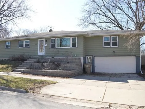1002 Ellen Ave, Madison, WI 53716