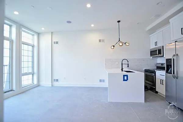 Rented by Blue Egg Realty Corp | media 1