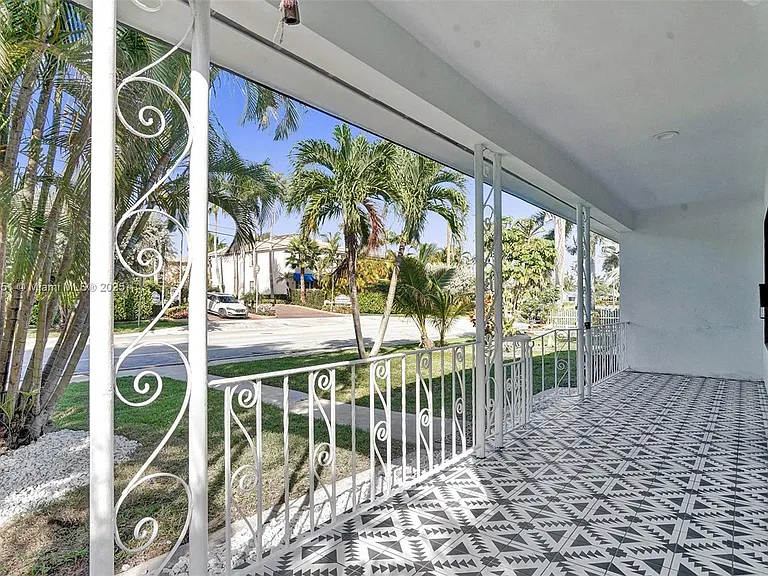 1230 Johnson St — Photo 40