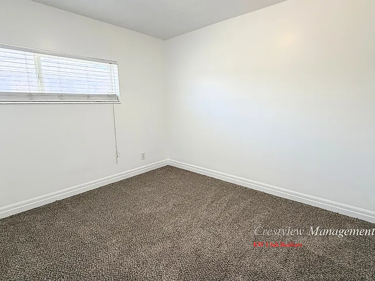 Washington Terrace 8-Plex — Photo 17