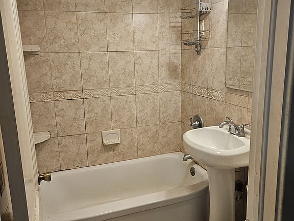 4th image of 148 Main St #5