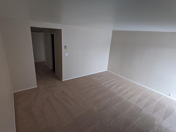 5th image of 1027 La Ventana Ct