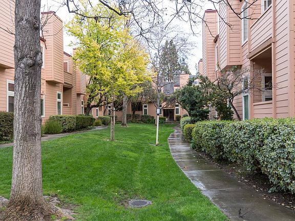2nd image of 5292 Borneo Cir