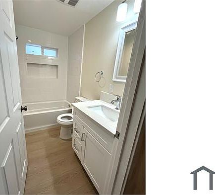 3rd image of 2718 W 70th St