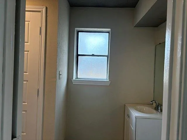 16030 Blackhawk Blvd — Photo 14
