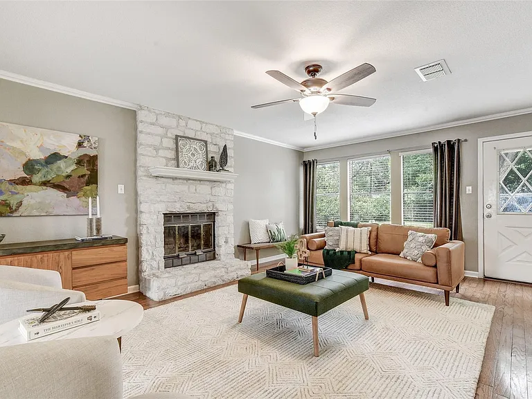 2408 W Messick Loop — Photo 7