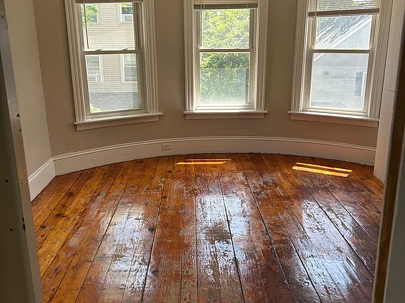 4th image of 8 Albert St APT 2