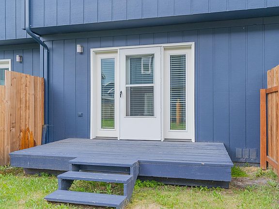 5th image of 2805 Cowles St APT 3