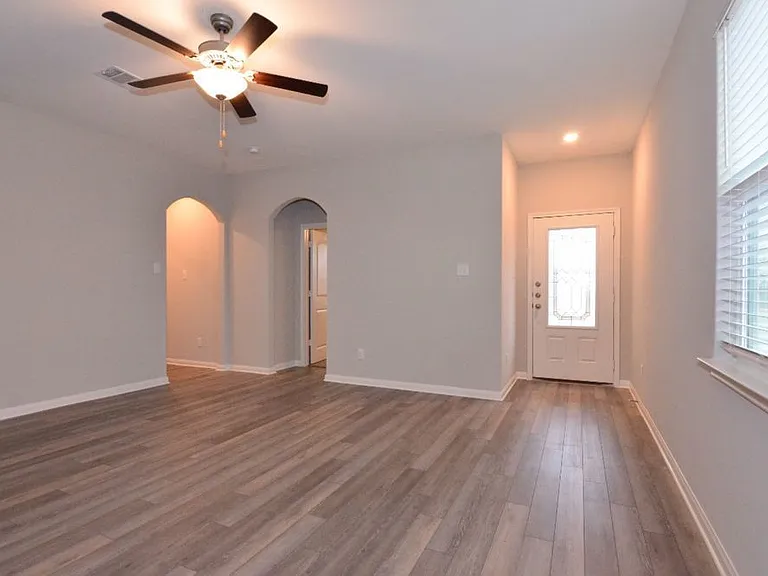 146 Star Spangled Dr — Photo 5