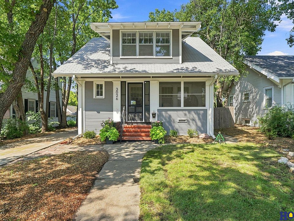 1st image of 3026 Sewell St