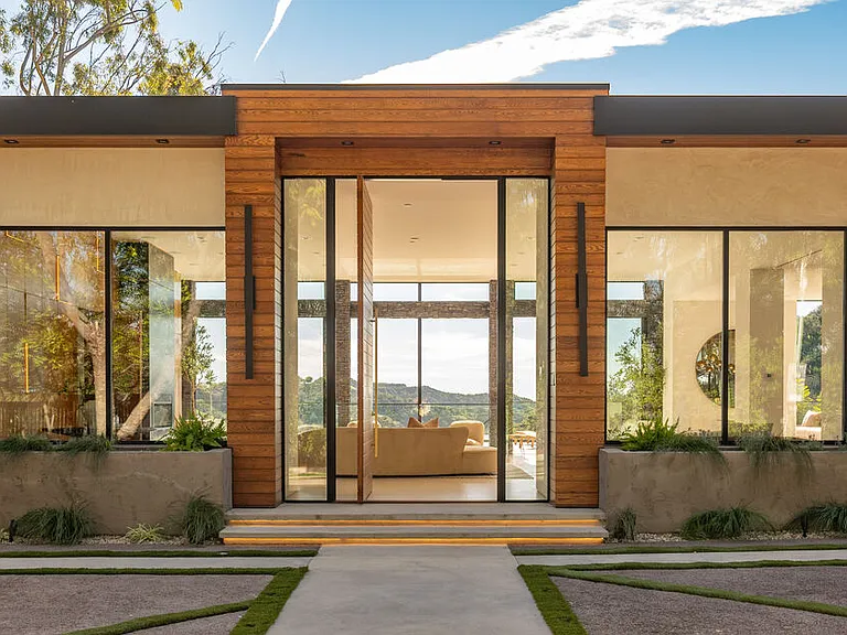 12752 Mulholland Dr — Photo 2