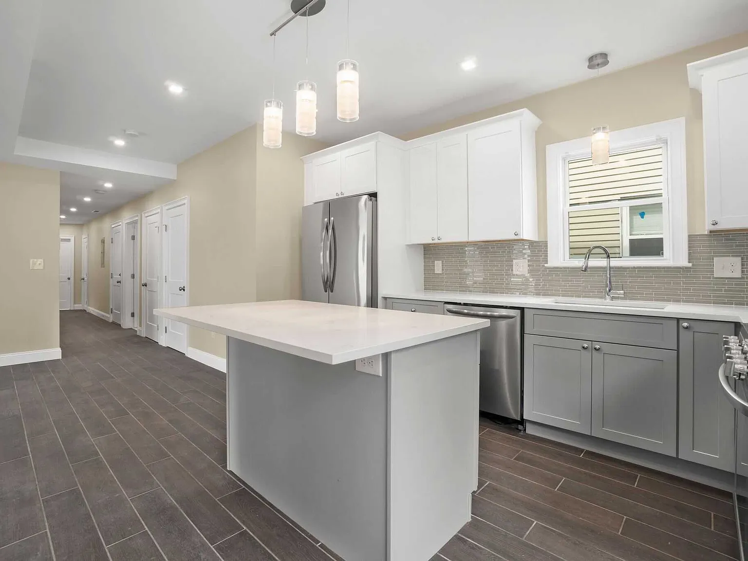 3 bed, $4,200 — Photo 3