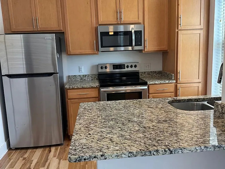 Artisan Hill — Photo 5